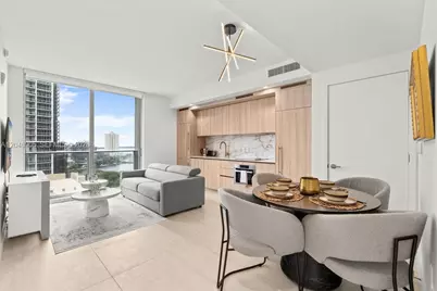 77 SE 5 #1515, Miami, FL 33131 - Photo 1