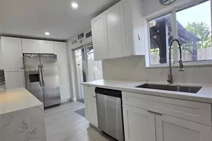 17324 NW 74th Ave, Hialeah, FL 33015 - Photo 7