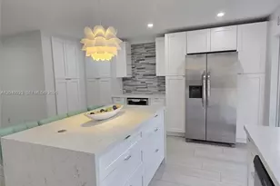 17324 NW 74th Ave, Hialeah, FL 33015 - Photo 5