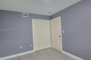 17324 NW 74th Ave, Hialeah, FL 33015 - Photo 17