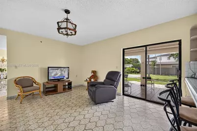 11405 SW 32nd St, Miami, FL 33165 - Photo 13