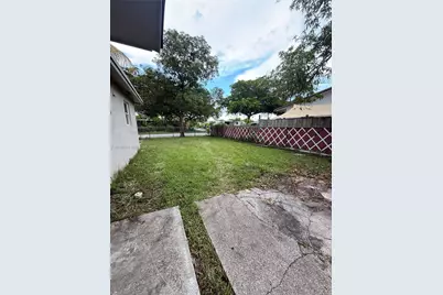 300 SW 9th Ave #A, Hallandale Beach, FL 33009 - Photo 7