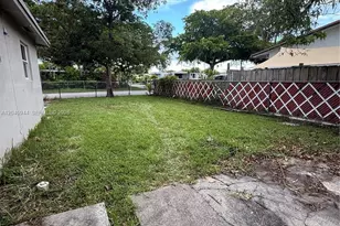 300 SW 9th Ave, Hallandale Beach, FL 33009 - Photo 7