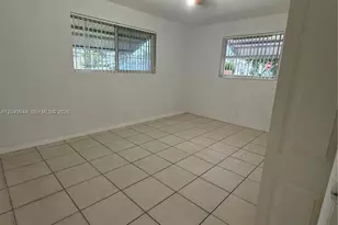 300 SW 9th Ave, Hallandale Beach, FL 33009 - Photo 17