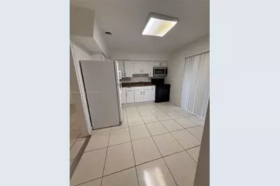 300 SW 9th Ave #A, Hallandale Beach, FL 33009 - Photo 13