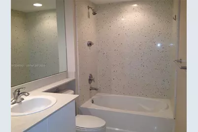325 S Biscayne Blvd #1414, Miami, FL 33131 - Photo 3