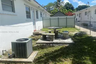 500 SW 7th St, Hallandale Beach, FL 33009 - Photo 15