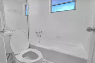 251 NE 187th St, Miami, FL 33179 - Photo 11