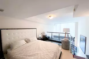 41 SE 5th St, Miami, FL 33131 - Photo 3