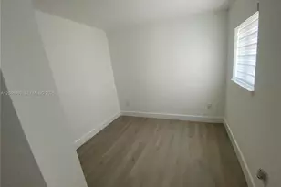 1170 NW 25th St, Miami, FL 33127 - Photo 11
