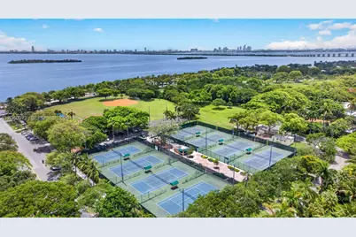 645 NE 53rd St, Miami, FL 33137 - Photo 49
