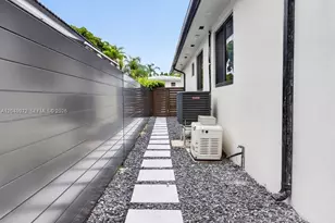 645 NE 53rd St, Miami, FL 33137 - Photo 11