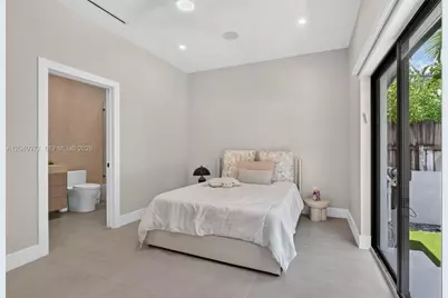645 NE 53rd St, Miami, FL 33137 - Photo 37
