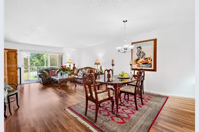 300 SW 130th Ter #206B, Pembroke Pines, FL 33027 - Photo 9