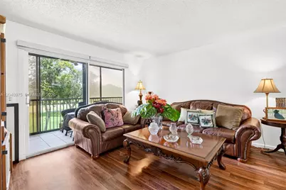 300 SW 130th Ter #206B, Pembroke Pines, FL 33027 - Photo 11