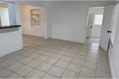 820 NE 141st St, North Miami, FL 33161 - Photo 11