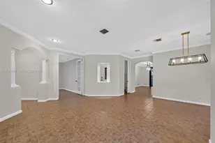 2767 Kinsington Cir, Weston, FL 33332 - Photo 7