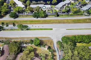 9262 NW 1st St, Pembroke Pines, FL 33024 - Photo 21