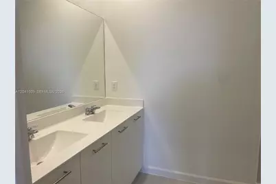 12612 NW 22nd Pl #12612, Miami, FL 33167 - Photo 5