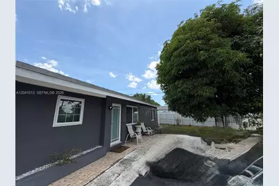 2300 SW 43rd Ave, Fort Lauderdale, FL 33317 - Photo 3