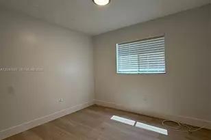131 NW 77th St, Miami, FL 33150 - Photo 15