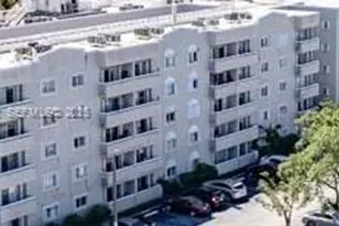 600 NW 32nd Pl, Miami, FL 33125 - Photo 1