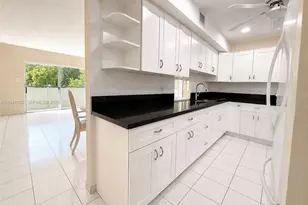 8024 Tatum Waterway Dr, Miami Beach, FL 33141 - Photo 7