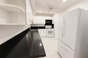 8024 Tatum Waterway Dr, Miami Beach, FL 33141 - Photo 9