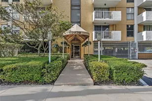 2020 NE 135th St, North Miami, FL 33181 - Photo 3