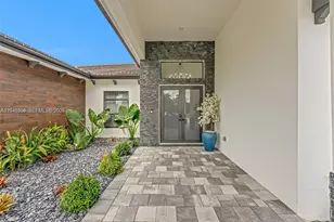 18261 SW 224th St, Miami, FL 33170 - Photo 3