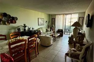 1825 W 44th Pl, Hialeah, FL 33012 - Photo 11