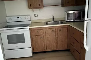 1825 W 44th Pl, Hialeah, FL 33012 - Photo 3