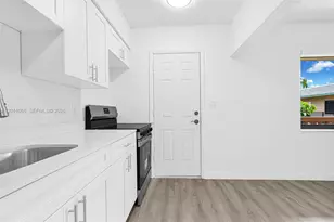 13210 Memorial Hwy, North Miami, FL 33161 - Photo 7