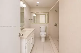 1975 W 44th Pl, Hialeah, FL 33012 - Photo 13
