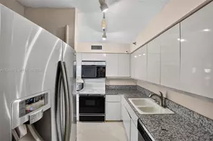5757 Collins Ave, Miami Beach, FL 33140 - Photo 13