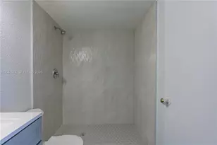 2513 San Remo Cir, Homestead, FL 33035 - Photo 23
