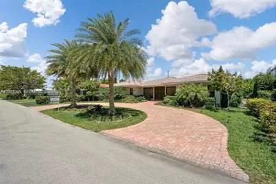 2255 NE 120th St, North Miami, FL 33181 - Photo 27