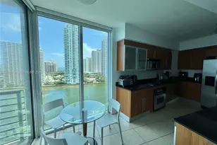 325 S Biscayne Blvd, Miami, FL 33131 - Photo 17