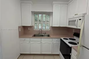 7505 SW 82nd St, Miami, FL 33143 - Photo 9