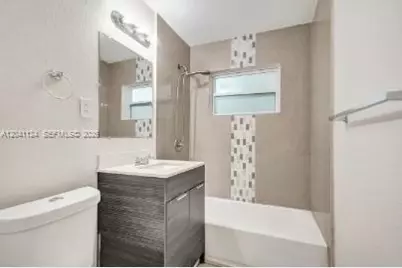 429 NW 9th Ave #3, Fort Lauderdale, FL 33311 - Photo 13