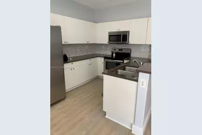 7930 NW 108th Pl, Doral, FL 33178 - Photo 3