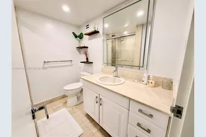 5225 Collins Ave #914, Miami Beach, FL 33140 - Photo 19