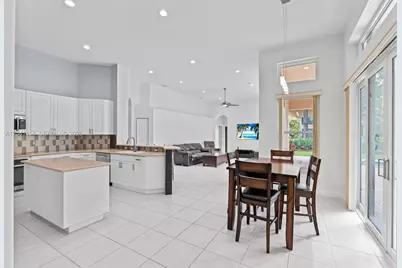 5019 NW 113 Avenue, Coral Springs, FL 33076 - Photo 11