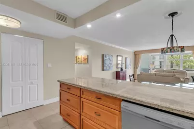 3725 S Ocean Dr #422, Hollywood, FL 33019 - Photo 9