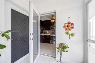 541 Blue Heron Dr, Hallandale Beach, FL 33009 - Photo 25