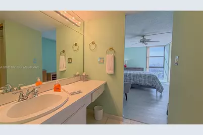 20335 W Country Club Dr #2102, Aventura, FL 33180 - Photo 7