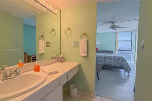 20335 W Country Club Dr, Aventura, FL 33180 - Photo 7
