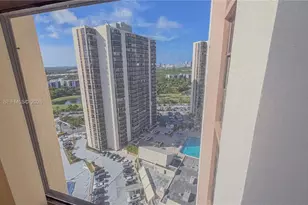 20335 W Country Club Dr, Aventura, FL 33180 - Photo 13