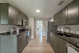 1813 SW 10th St, Fort Lauderdale, FL 33312 - Photo 17