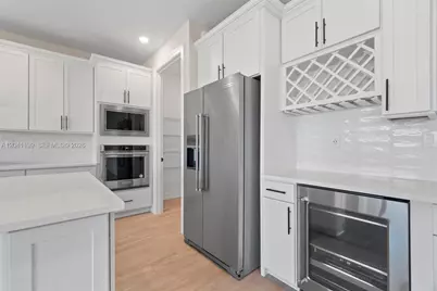 4546 Cumberland Ter, Oakland Park, FL 33309 - Photo 7